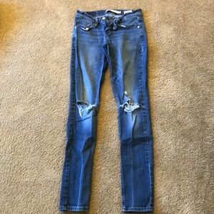 Womens size 1 skinny jeans by Levi’s